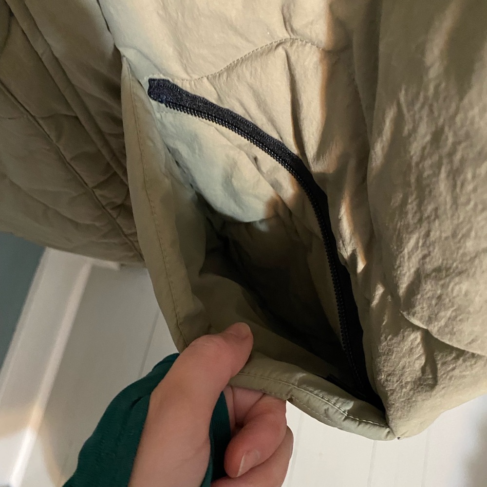 Closed quilted jacket - Picture 4 of 9